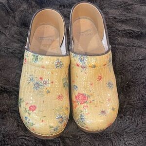 Dansko clogs EU size 38 - size 8 US